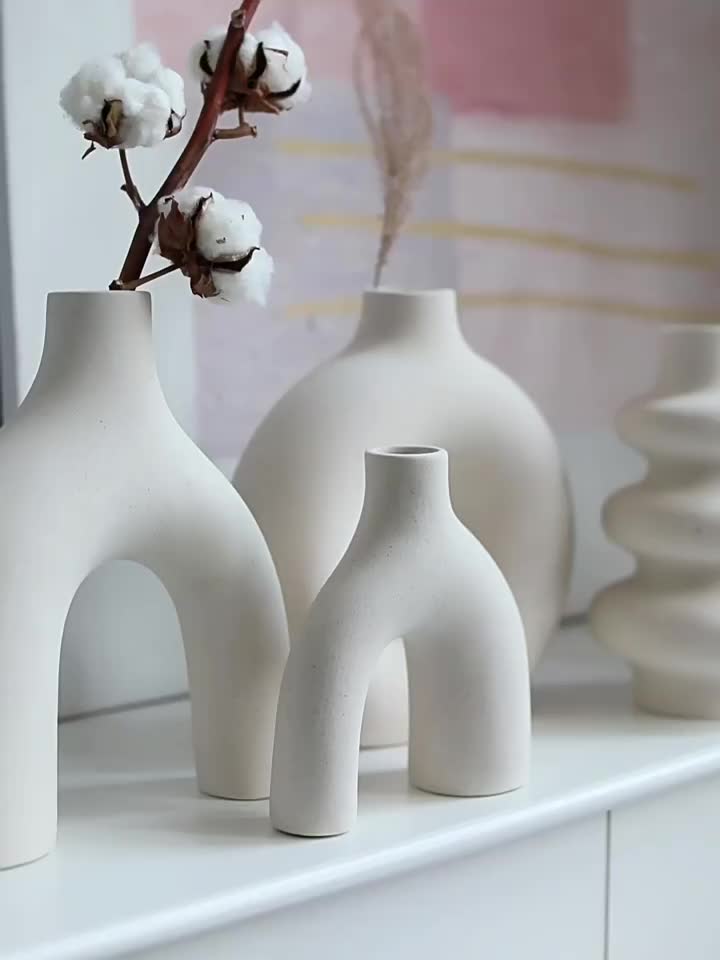 Set of 3 Ceramic Vases, Contemporary Design for Dried Flowers, Round Shape, Ideal for Pampas Grass, Bohemian Home Decoration for Centerpiece at Weddings, Dinner Parties, Living Rooms, Offices, And Bedrooms. Perfect As Housewarming, Birthday