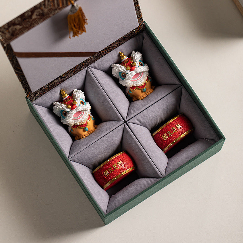 Creative Gift: Lion Dance Figurine for Foreigners, a Chinese-style Gift with a Modern Twist, High-end Niche Lion Dance Ornament